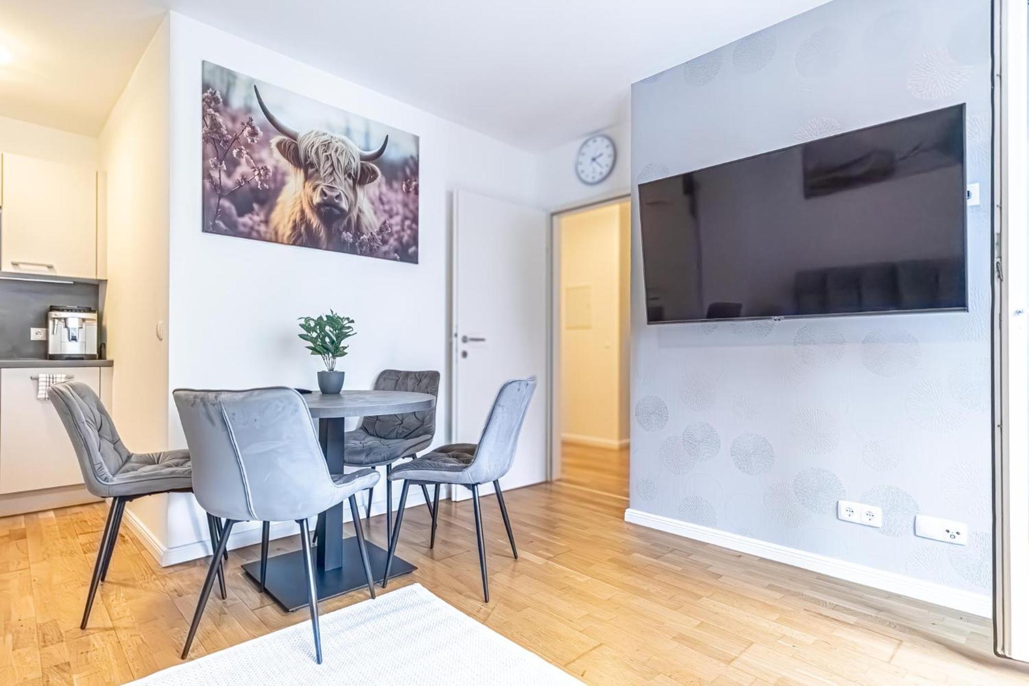 9-min To Center, Comfy 1br And 1lr With Balcony Wien