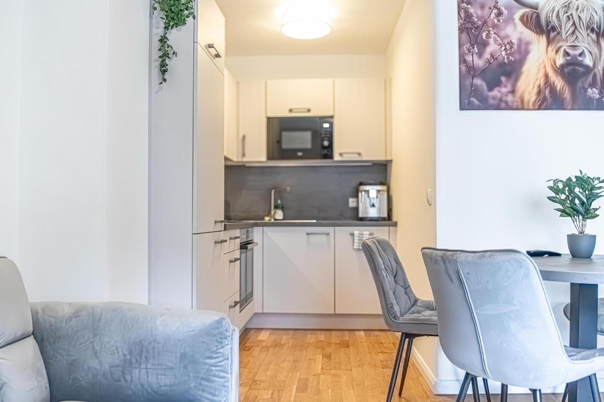 9-min To Center, Comfy 1br And 1lr With Balcony Wien